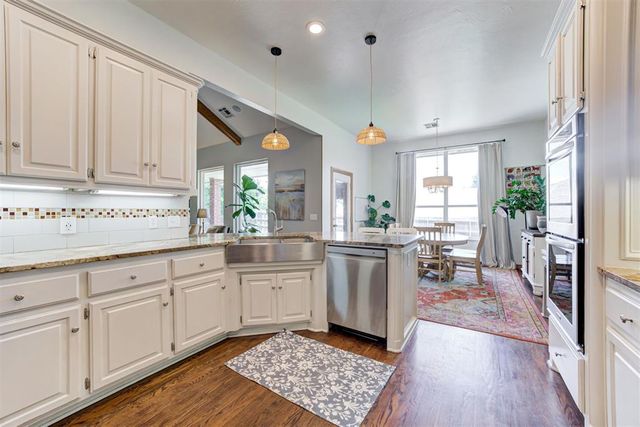 2301 Saint Annes Drive, Edmond, OK 73034