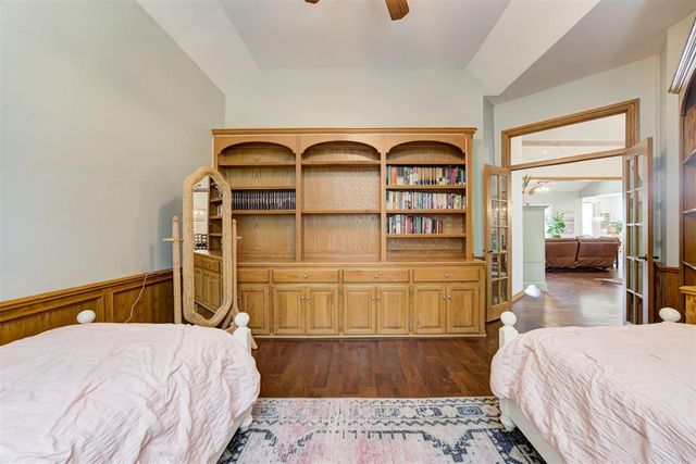 2301 Saint Annes Drive, Edmond, OK 73034