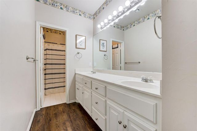 2301 Saint Annes Drive, Edmond, OK 73034