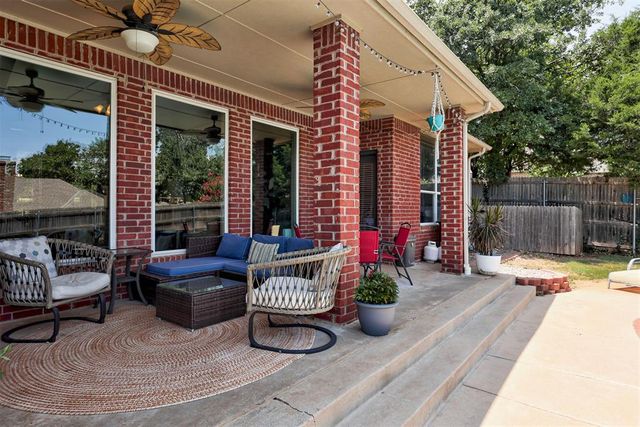 2301 Saint Annes Drive, Edmond, OK 73034