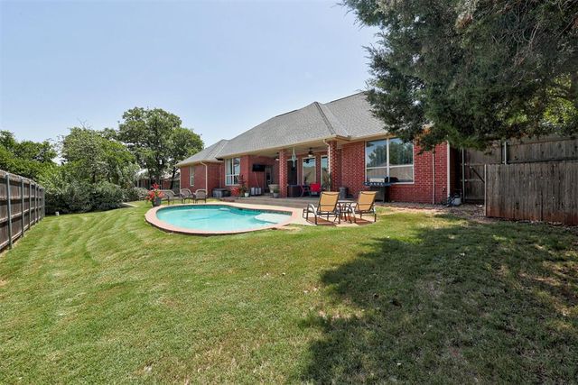 2301 Saint Annes Drive, Edmond, OK 73034