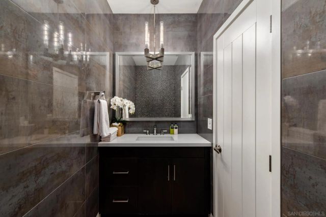 6203 Sunrose Crest Way, San Diego, CA 92130