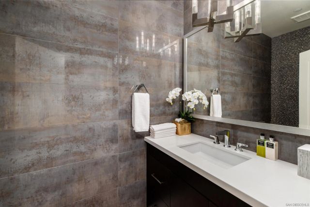 6203 Sunrose Crest Way, San Diego, CA 92130