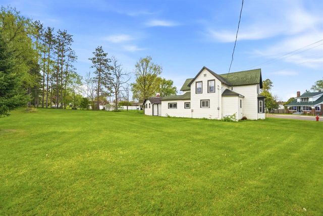 802 DEPOT STREET, Manawa, WI 54949