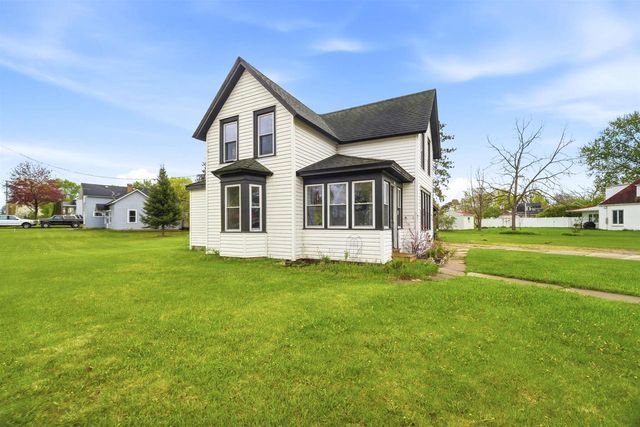 802 DEPOT STREET, Manawa, WI 54949