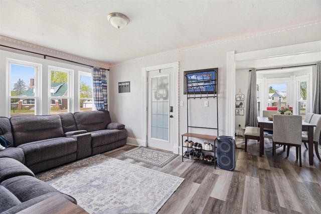 802 DEPOT STREET, Manawa, WI 54949