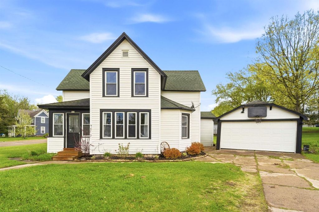 802 DEPOT STREET, Manawa, WI 54949