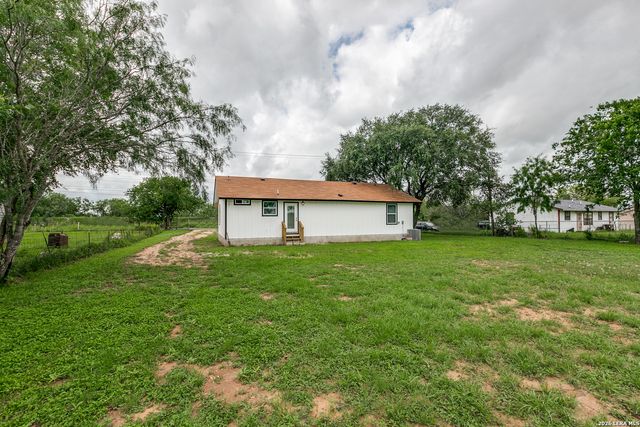 3065 VALLEY RD, San Antonio, TX 78221