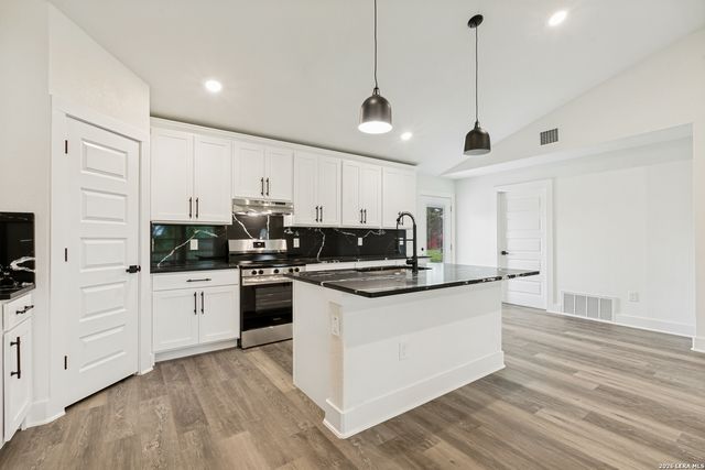 3065 VALLEY RD, San Antonio, TX 78221