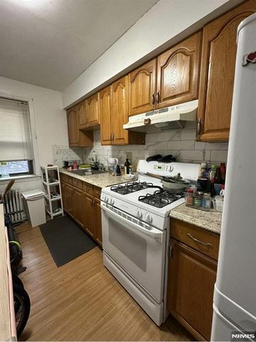 418 Main Street B2, Fort Lee, NJ 07024