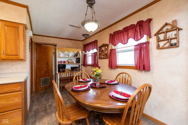831 North Drive, Seymour, IN 47274