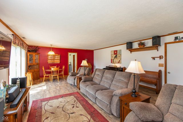 831 North Drive, Seymour, IN 47274