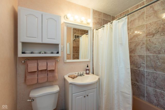 831 North Drive, Seymour, IN 47274