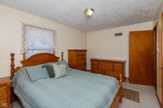 831 North Drive, Seymour, IN 47274