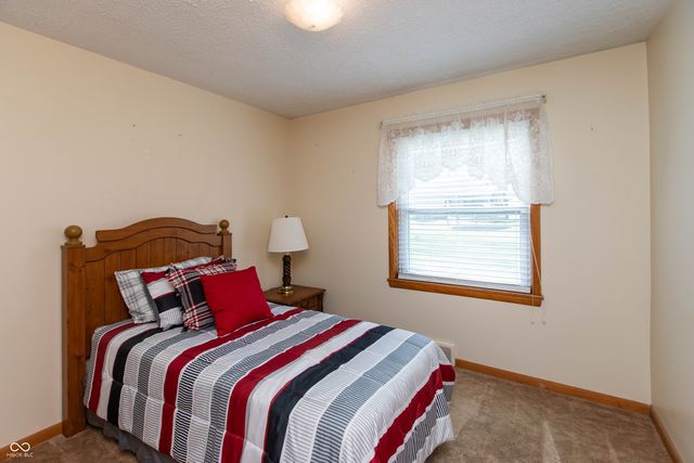 831 North Drive, Seymour, IN 47274
