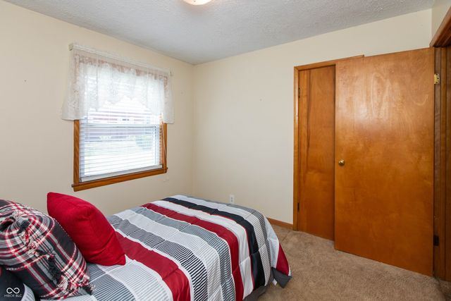 831 North Drive, Seymour, IN 47274