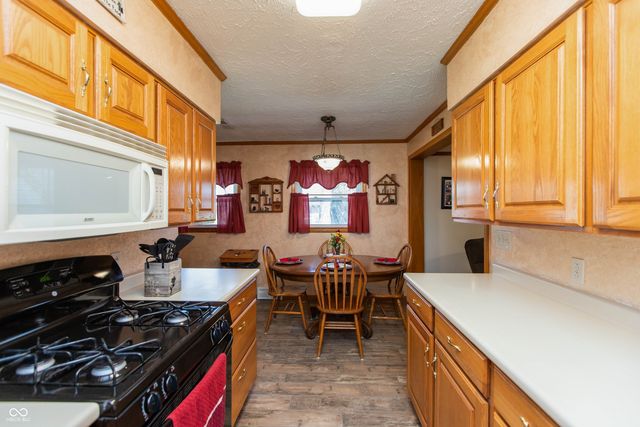 831 North Drive, Seymour, IN 47274