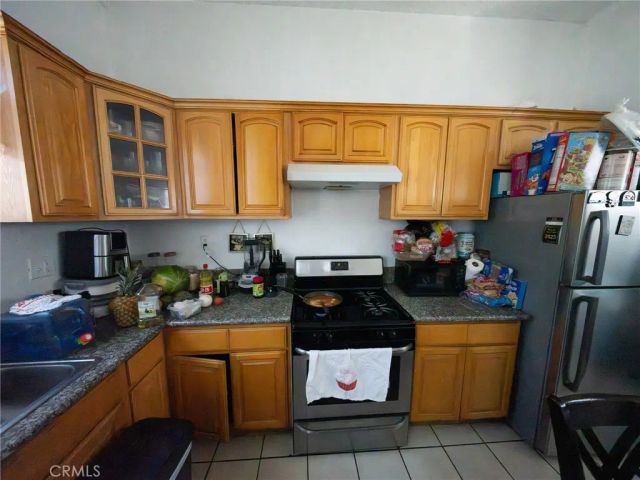 9104 S Main, Los Angeles, CA 90003