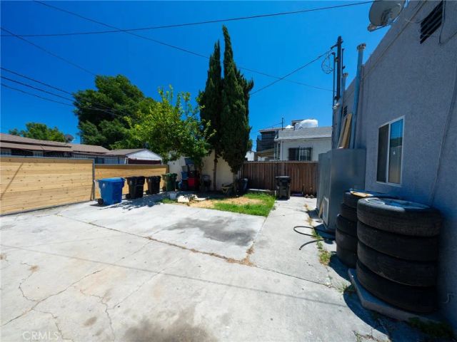 9104 S Main, Los Angeles, CA 90003