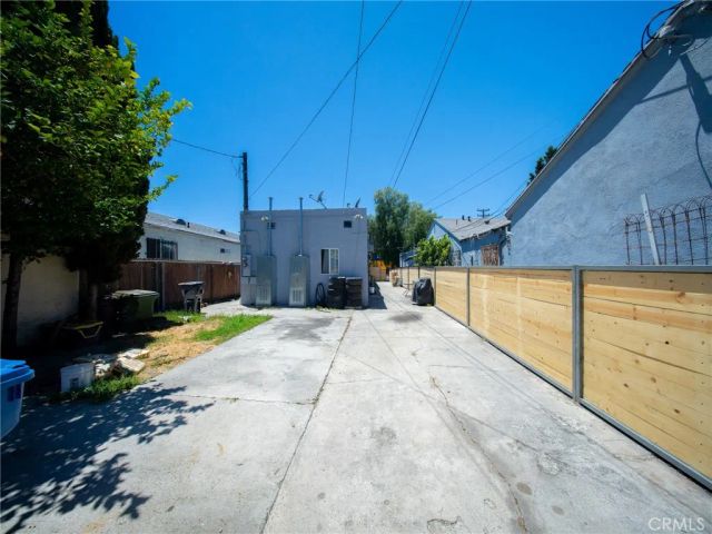 9104 S Main, Los Angeles, CA 90003