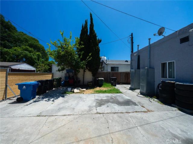 9104 S Main, Los Angeles, CA 90003