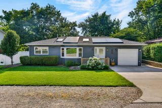 325 Council Trail, Lake In The Hills, IL 60156
