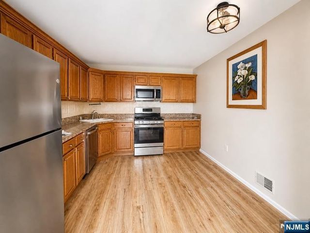 774 Sassafras Court, Mahwah, NJ 07430