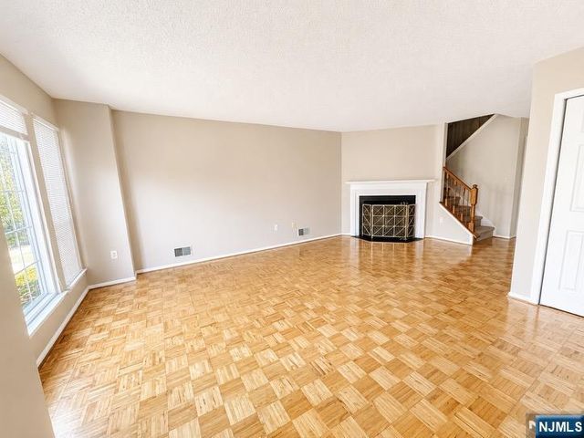 774 Sassafras Court, Mahwah, NJ 07430