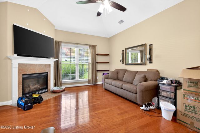 1124 Grazing Meadows Ln, Louisville, KY 40245