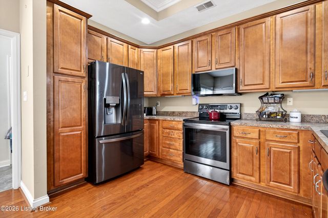 1124 Grazing Meadows Ln, Louisville, KY 40245