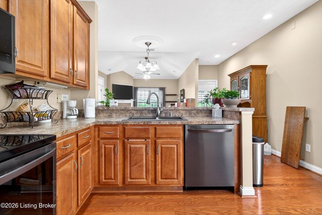 1124 Grazing Meadows Ln, Louisville, KY 40245