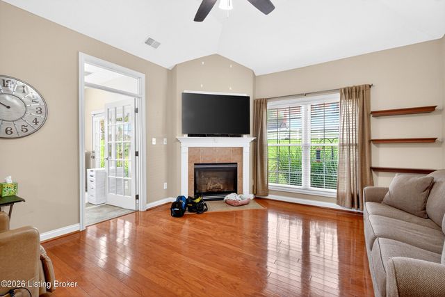 1124 Grazing Meadows Ln, Louisville, KY 40245