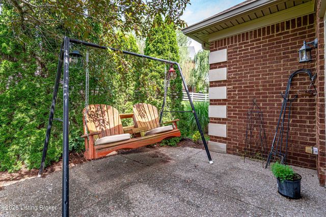 1124 Grazing Meadows Ln, Louisville, KY 40245
