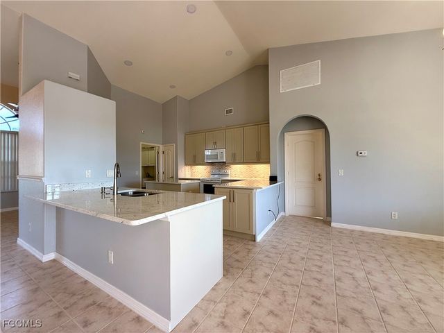 1700 SW 30th TER, Cape Coral, FL 33914