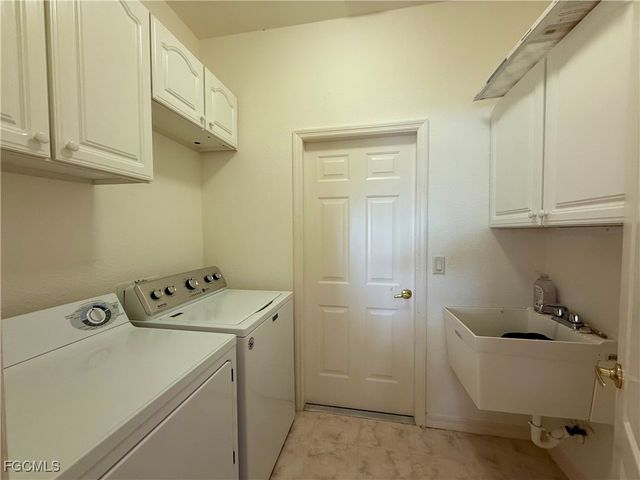 1700 SW 30th TER, Cape Coral, FL 33914