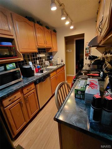 443 Macdougall Drive, St Louis, MO 63137