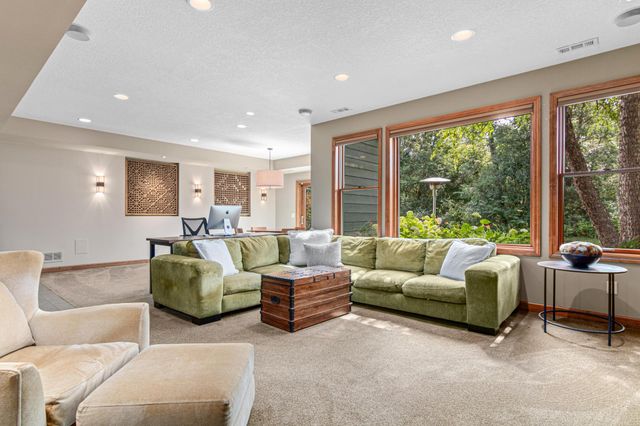 11388 Avery Drive, Inver Grove Heights, MN 55077