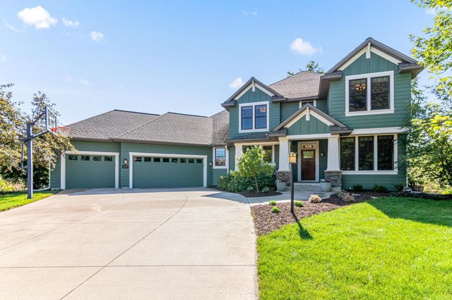 11388 Avery Drive, Inver Grove Heights, MN 55077