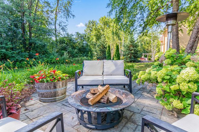 11388 Avery Drive, Inver Grove Heights, MN 55077