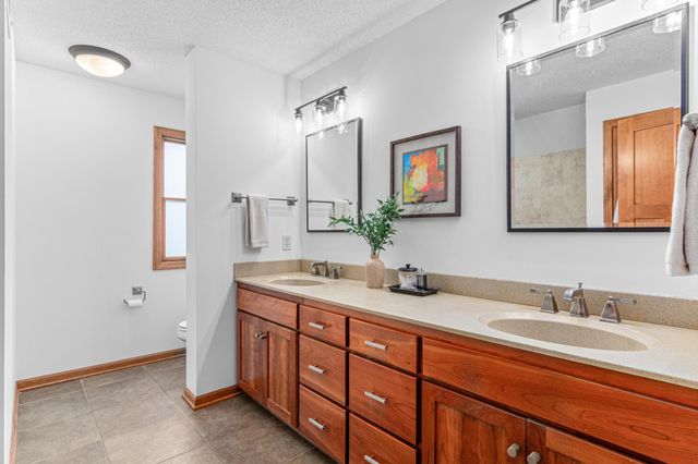 11388 Avery Drive, Inver Grove Heights, MN 55077