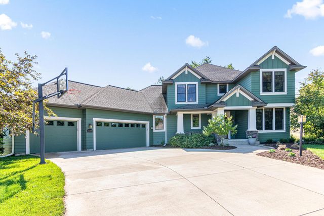 11388 Avery Drive, Inver Grove Heights, MN 55077