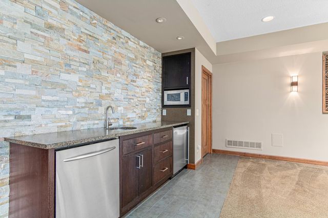 11388 Avery Drive, Inver Grove Heights, MN 55077