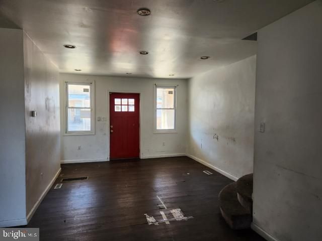 2043 S AIKENS ST, Philadelphia, PA 19142