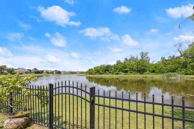 18638 Seagull Ln, Prairieville, LA 70769
