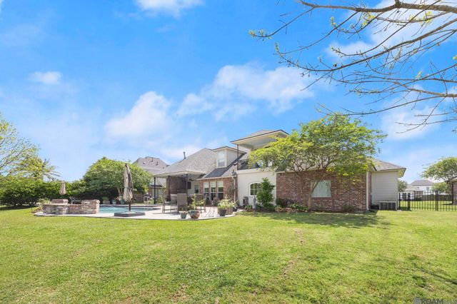 18638 Seagull Ln, Prairieville, LA 70769