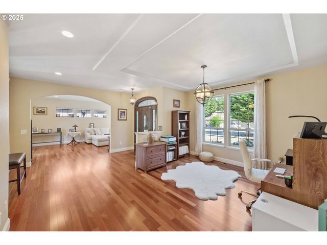 2270 HAYES St, North Bend, OR 97459