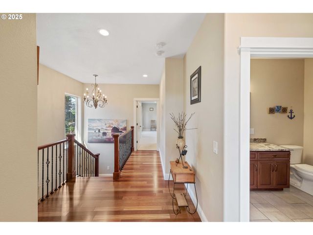 2270 HAYES St, North Bend, OR 97459