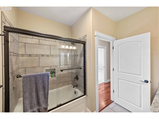 2270 HAYES St, North Bend, OR 97459