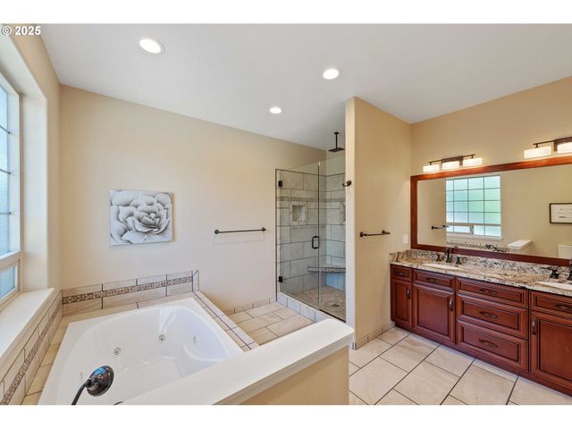 2270 HAYES St, North Bend, OR 97459