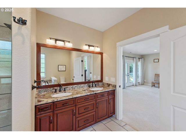 2270 HAYES St, North Bend, OR 97459